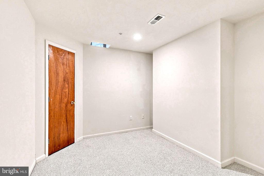 322 EAGLE CT