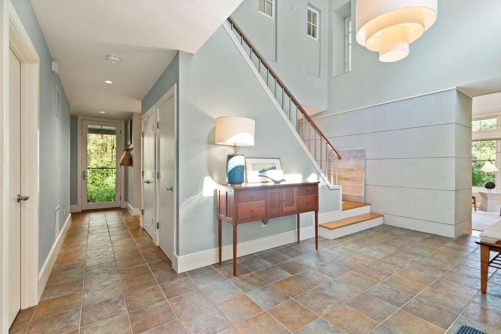 7 Andrews Hollow