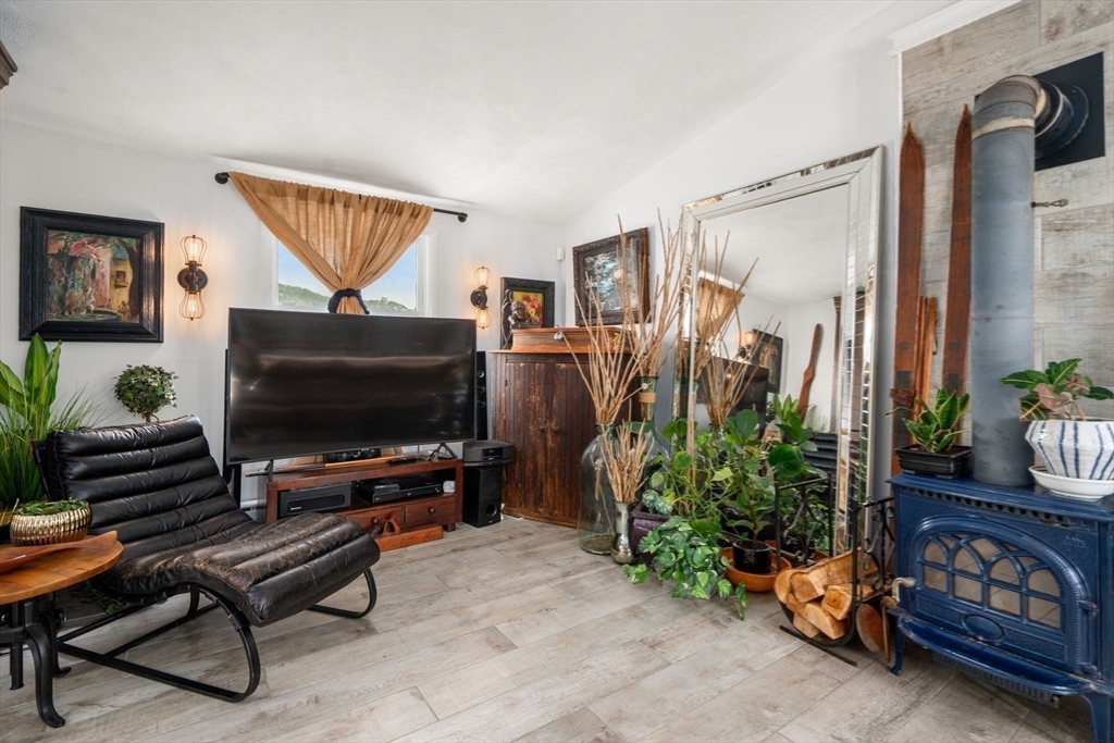 6 Rio Drive