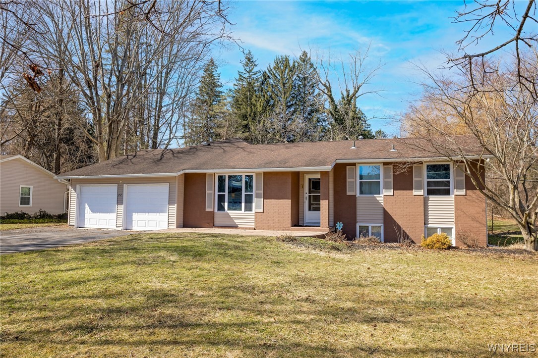27 Lawnsbury Drive