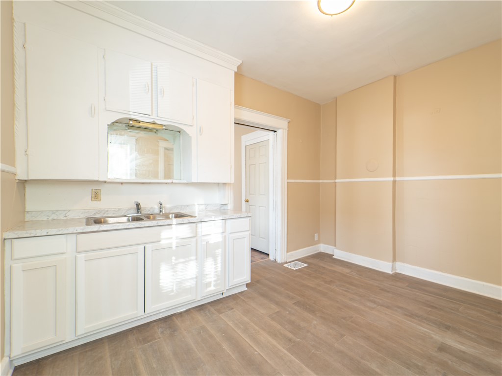 1339 Clifford Avenue