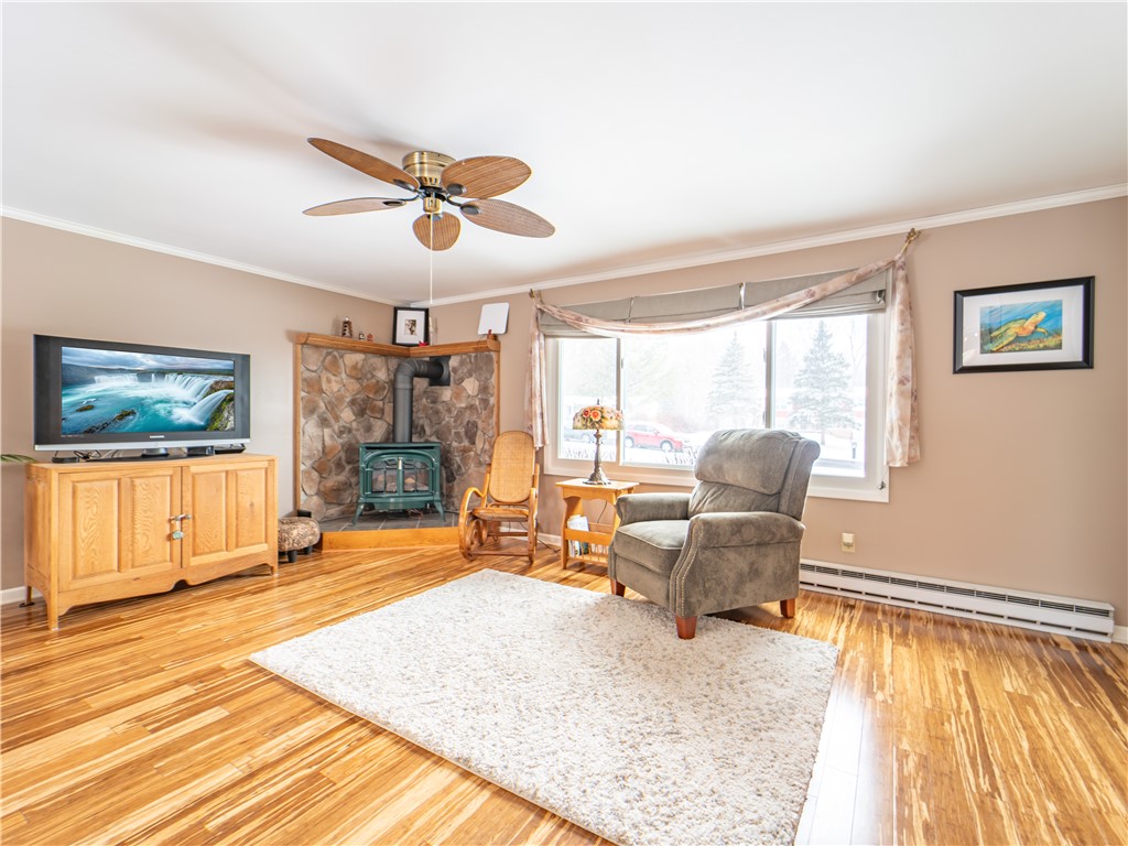 7 Hillside Drive