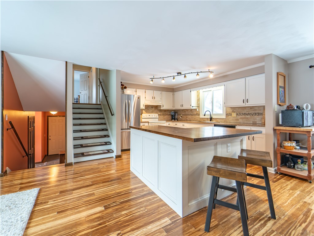 7 Hillside Drive