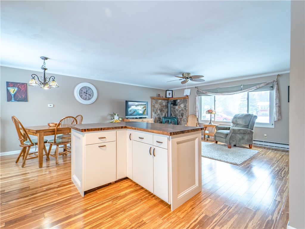 7 Hillside Drive