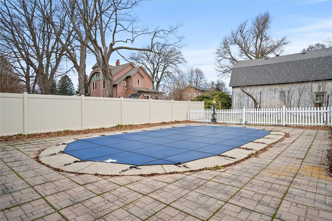 15 Hillcrest Parkway