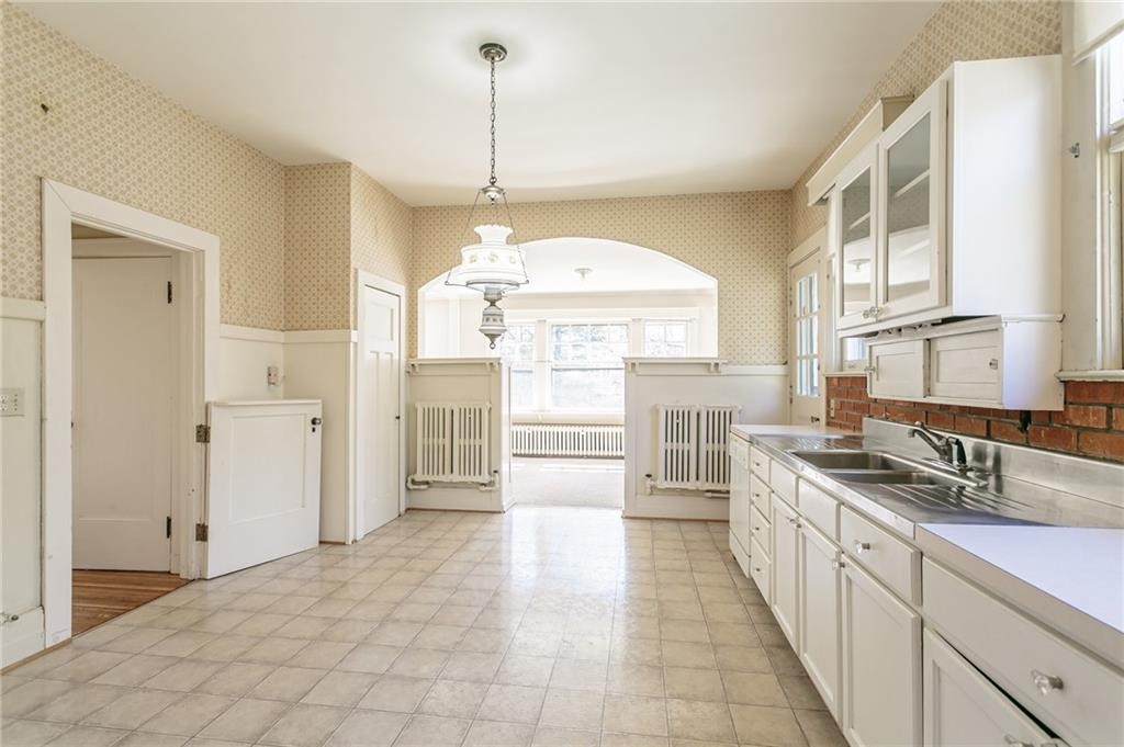 1363 Highland Avenue