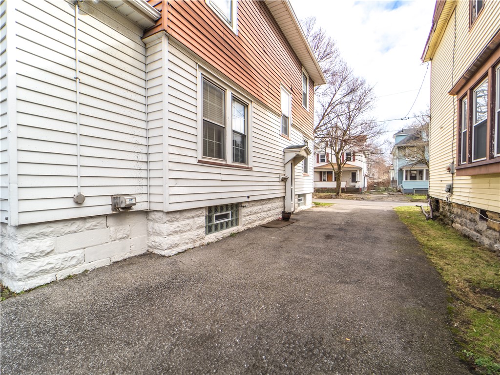 8 Manitou Street