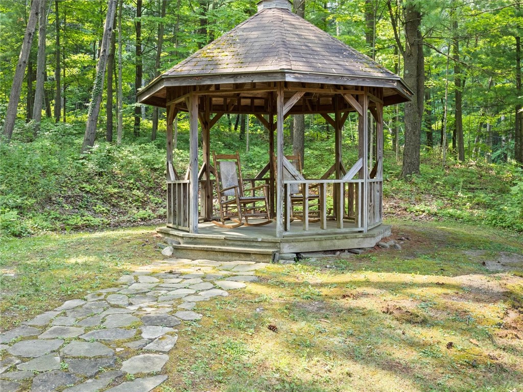 8851 Silvernail Road