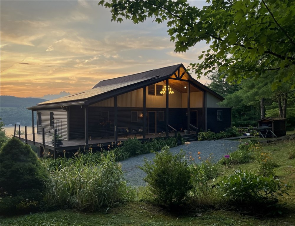 8851 Silvernail Road