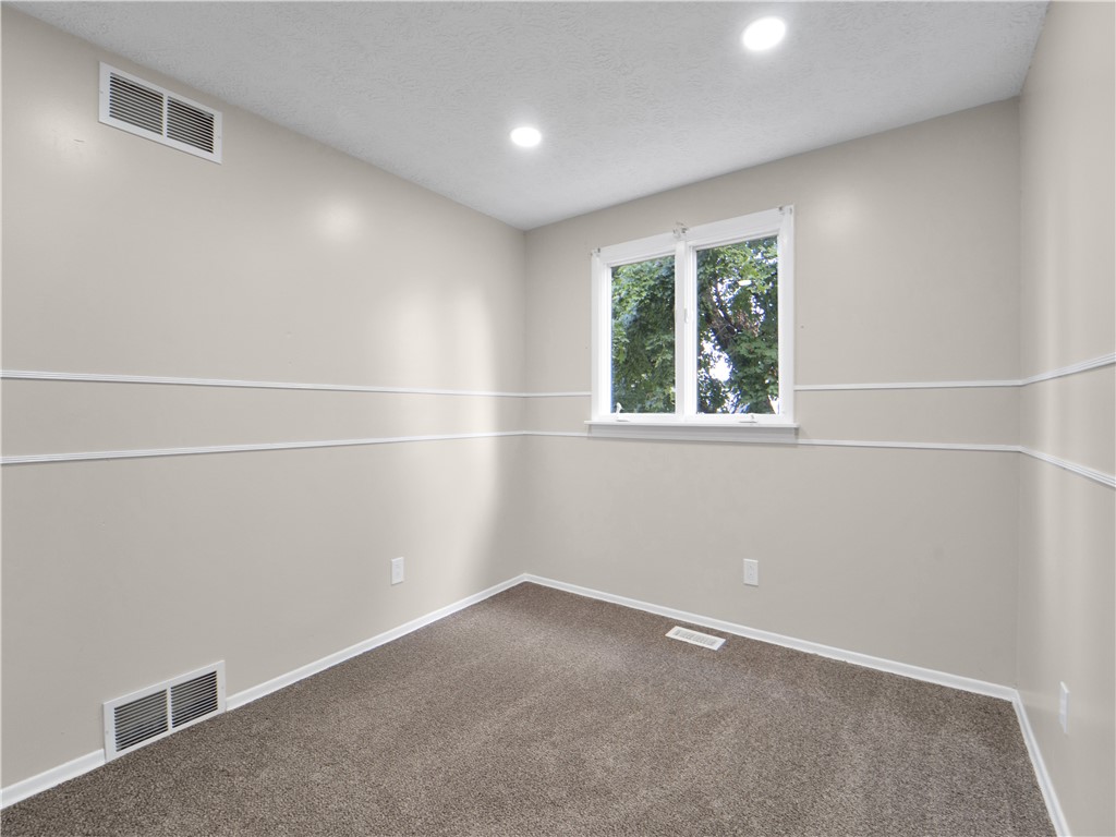 32 Teresa Circle