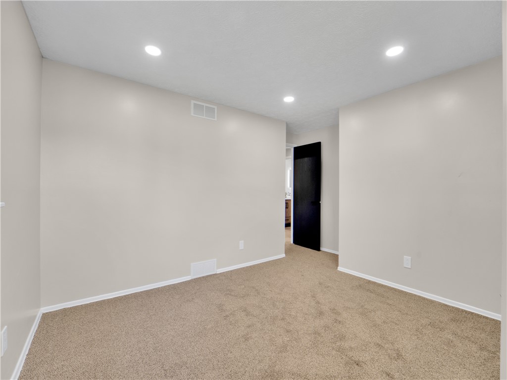 32 Teresa Circle