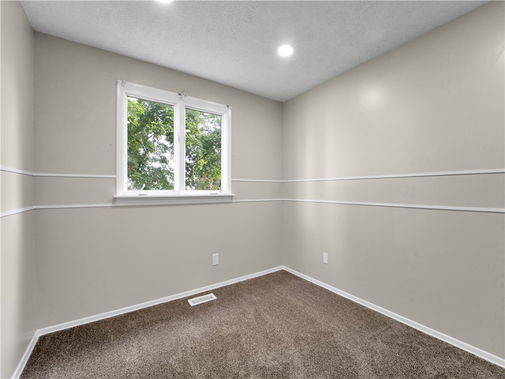 32 Teresa Circle