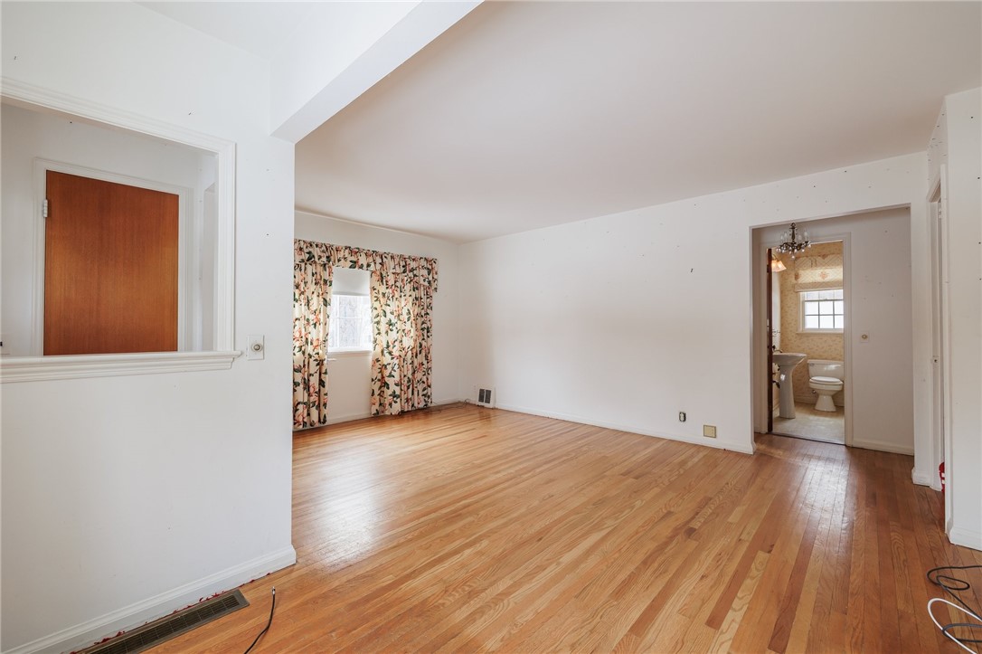 85 Meadowbrook Road