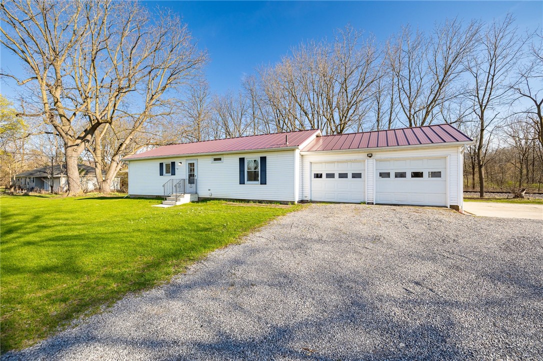 1043 Scottsville Mumford Road