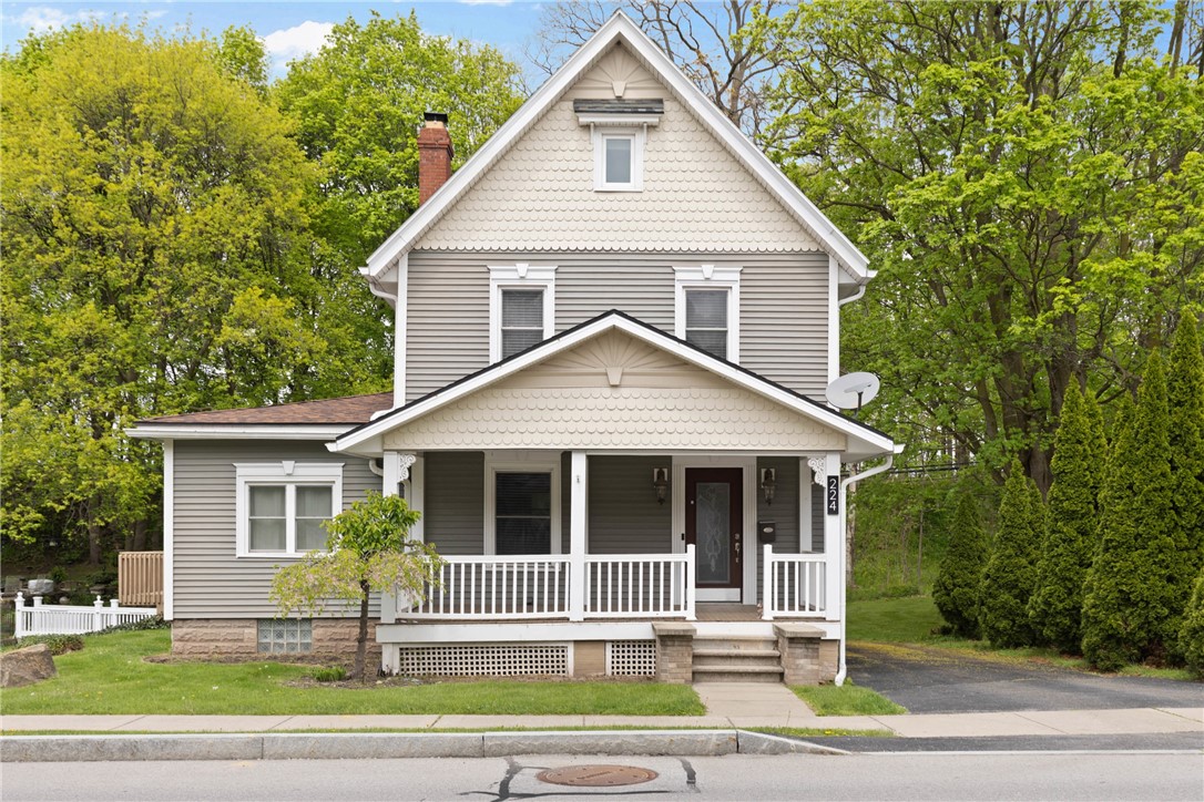 224 Lyell Avenue