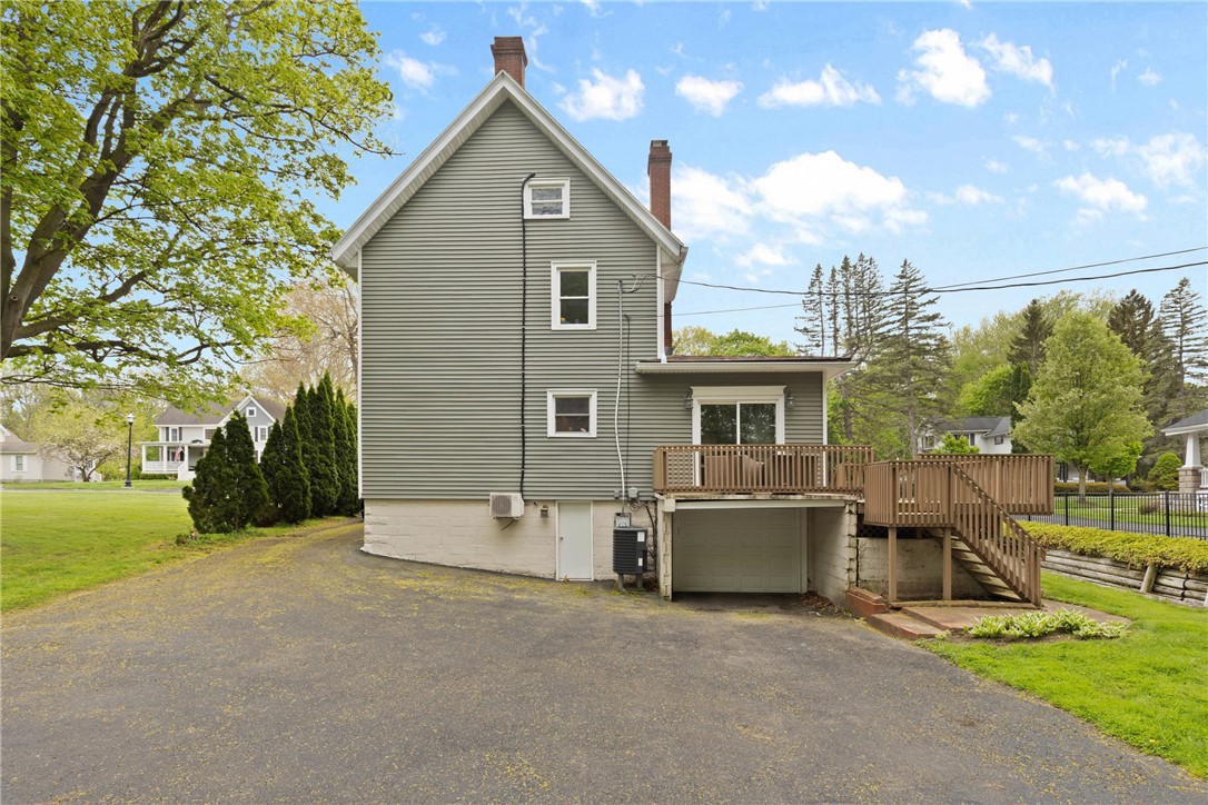 224 Lyell Avenue
