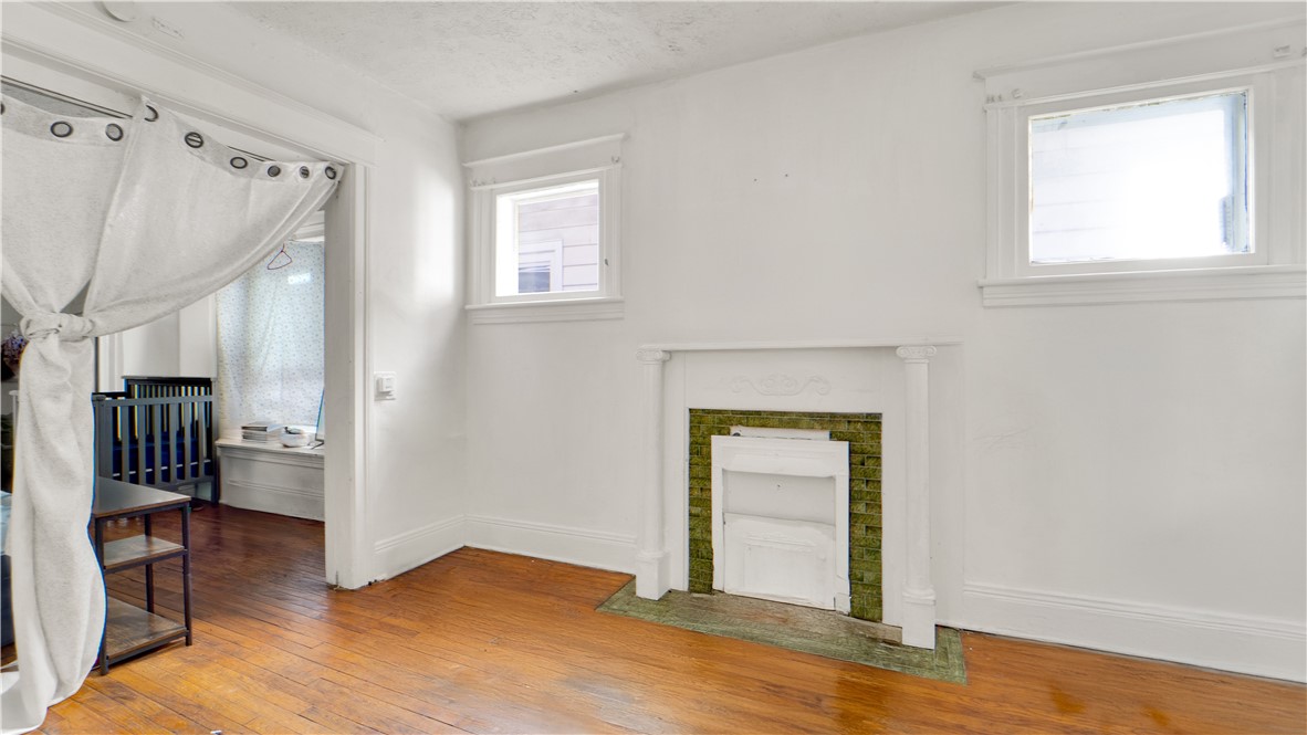 71 Crombie Street