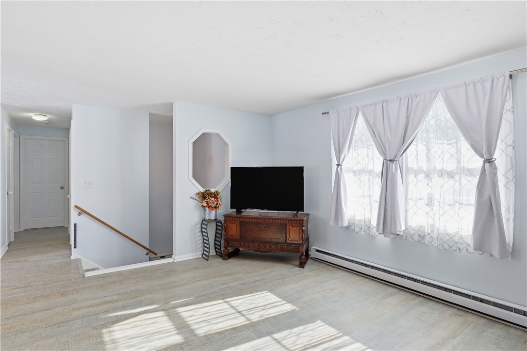 1744 Apple Hollow Lane