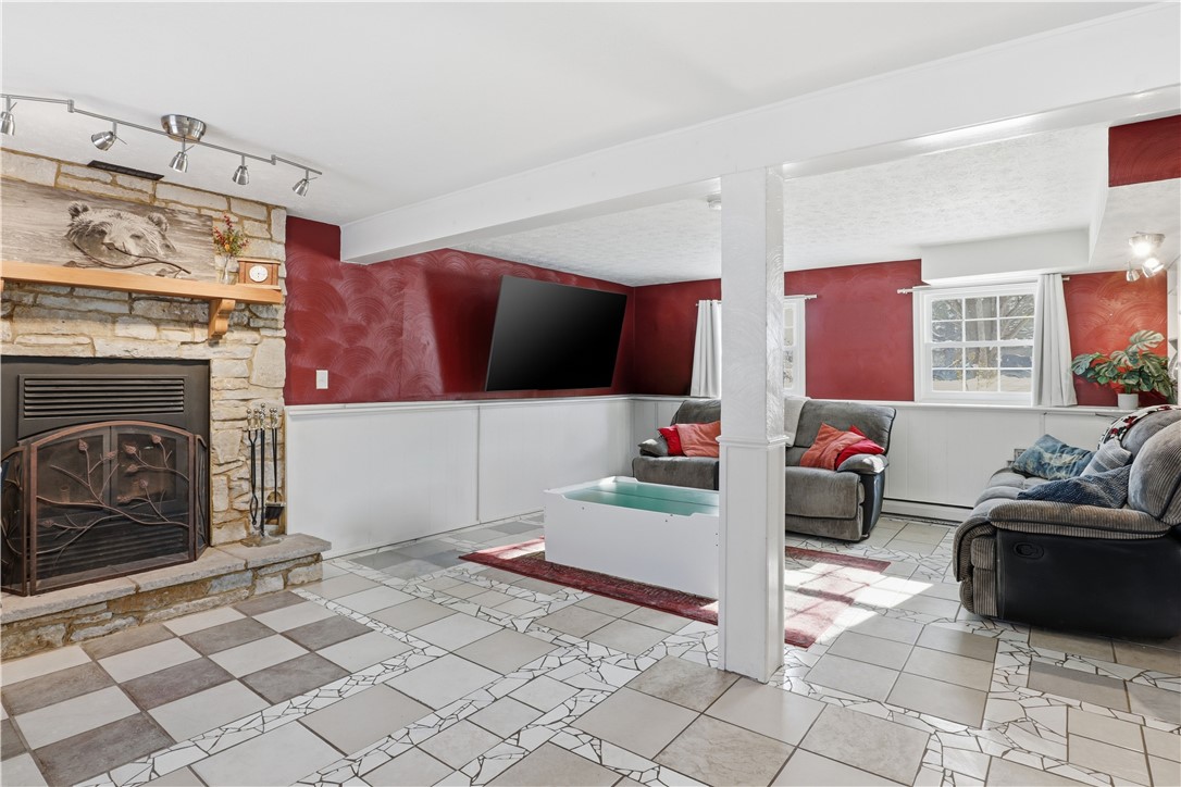 1744 Apple Hollow Lane