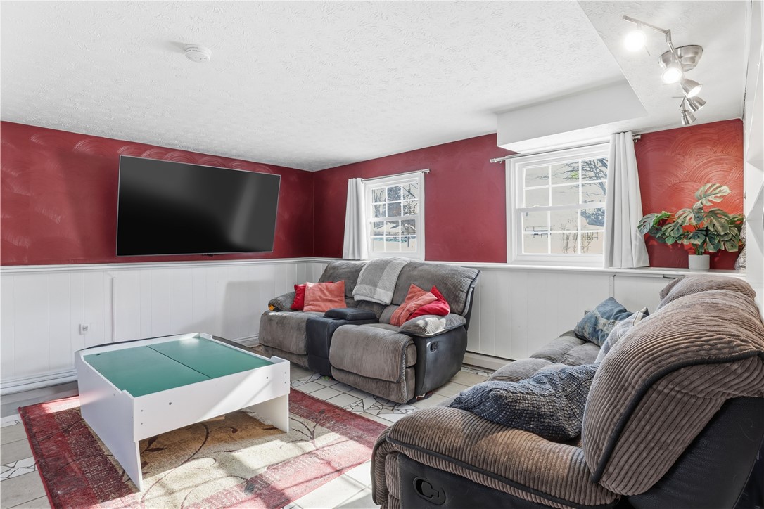 1744 Apple Hollow Lane