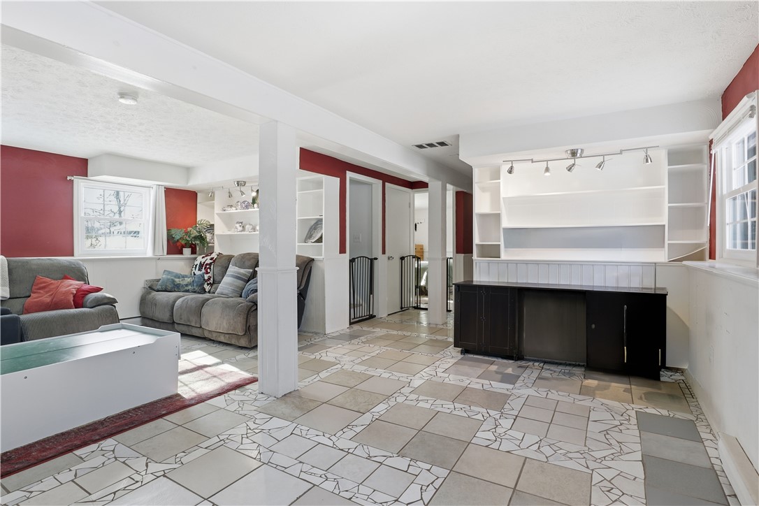 1744 Apple Hollow Lane