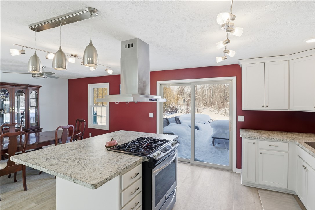 1744 Apple Hollow Lane