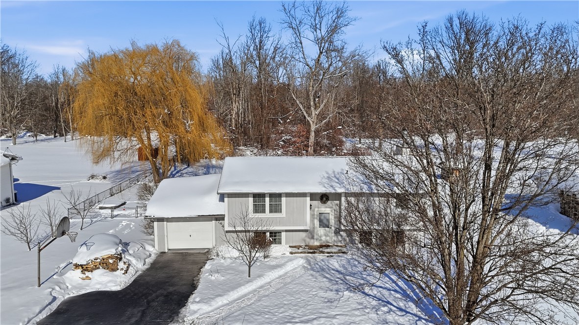 1744 Apple Hollow Lane