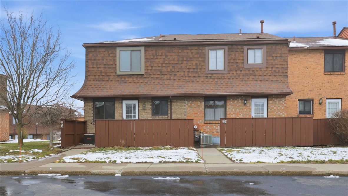 96 Surrey Hill Way