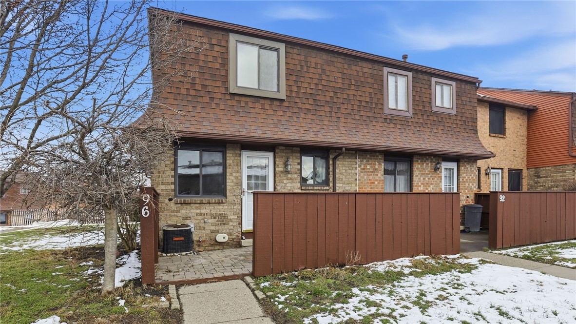 96 Surrey Hill Way