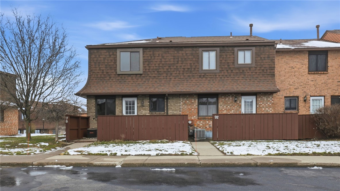 96 Surrey Hill Way
