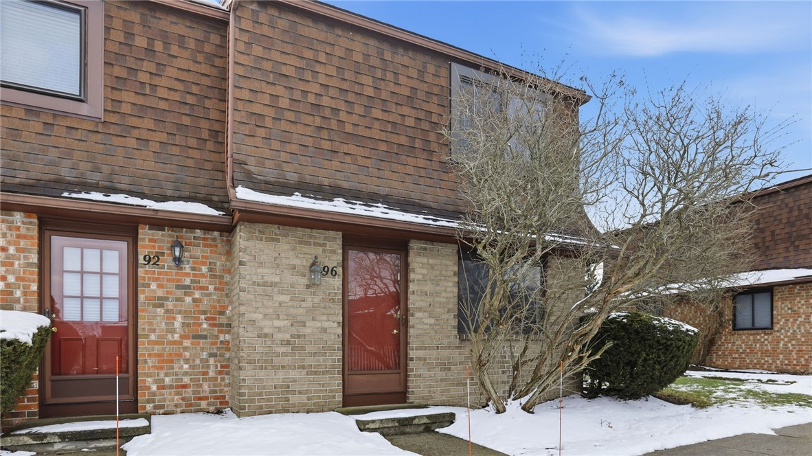 96 Surrey Hill Way
