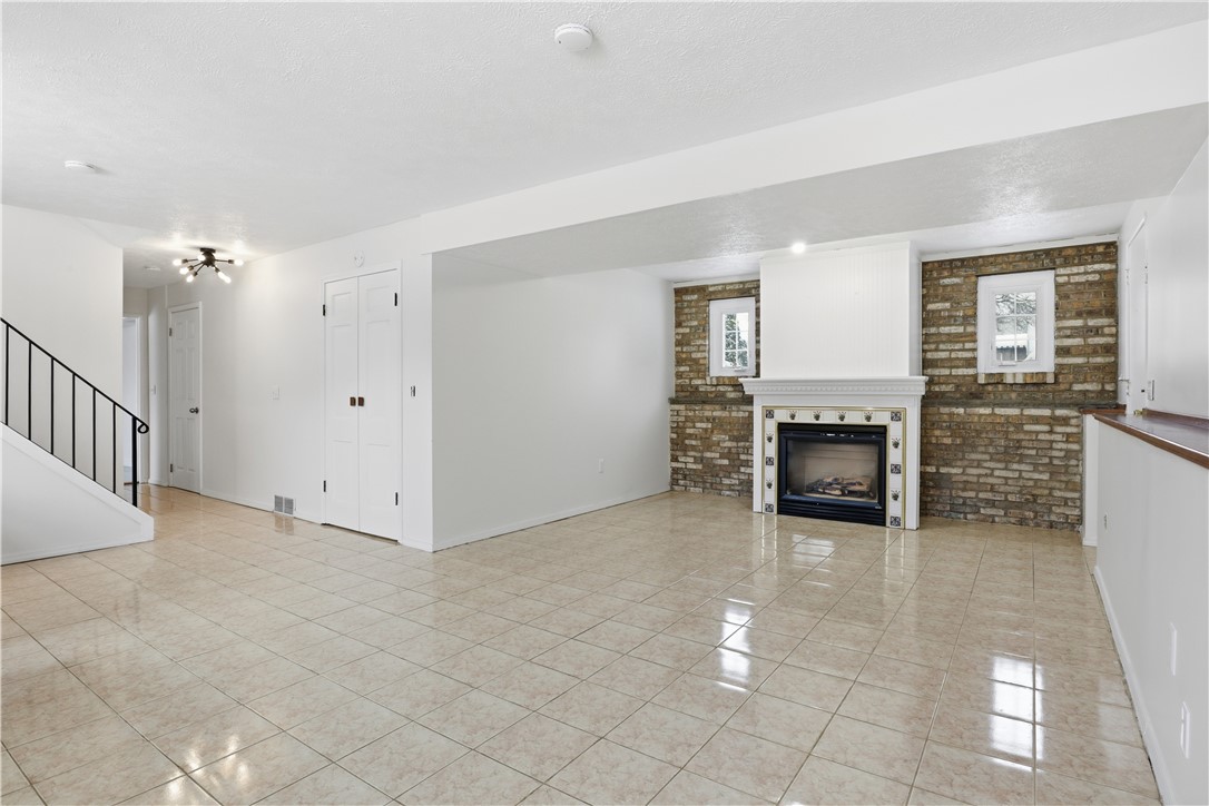 95 Spring Tree Lane