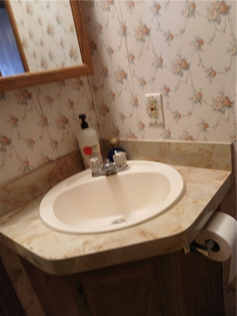 195 Tupper Way 195