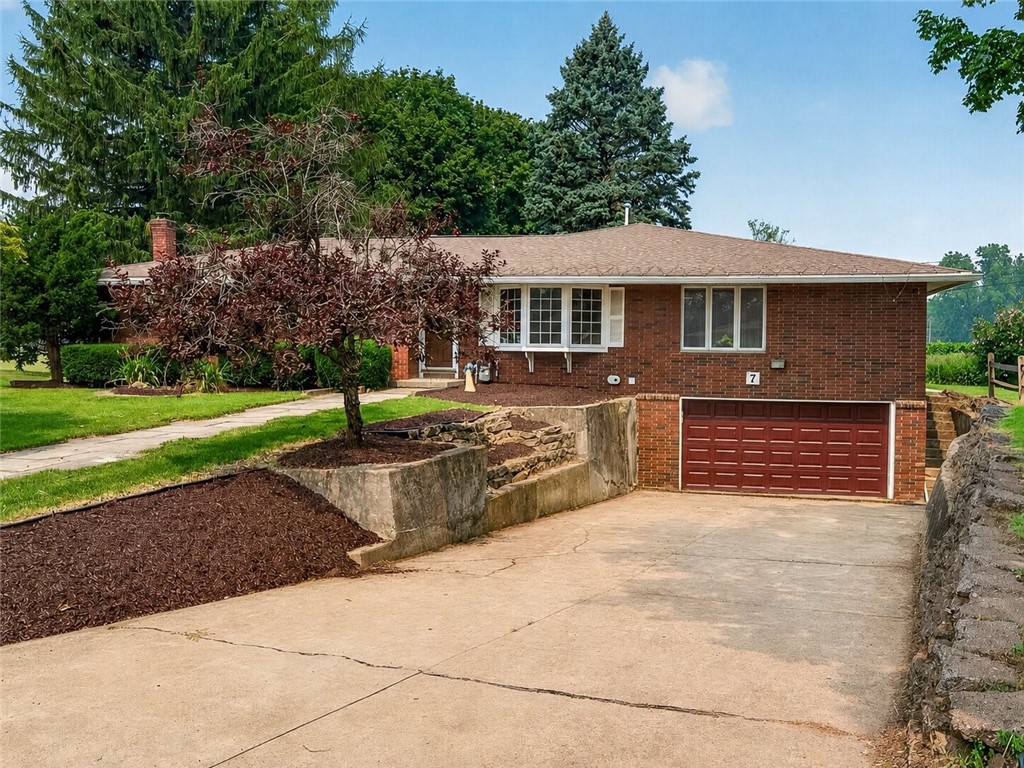 7 Frandee Lane