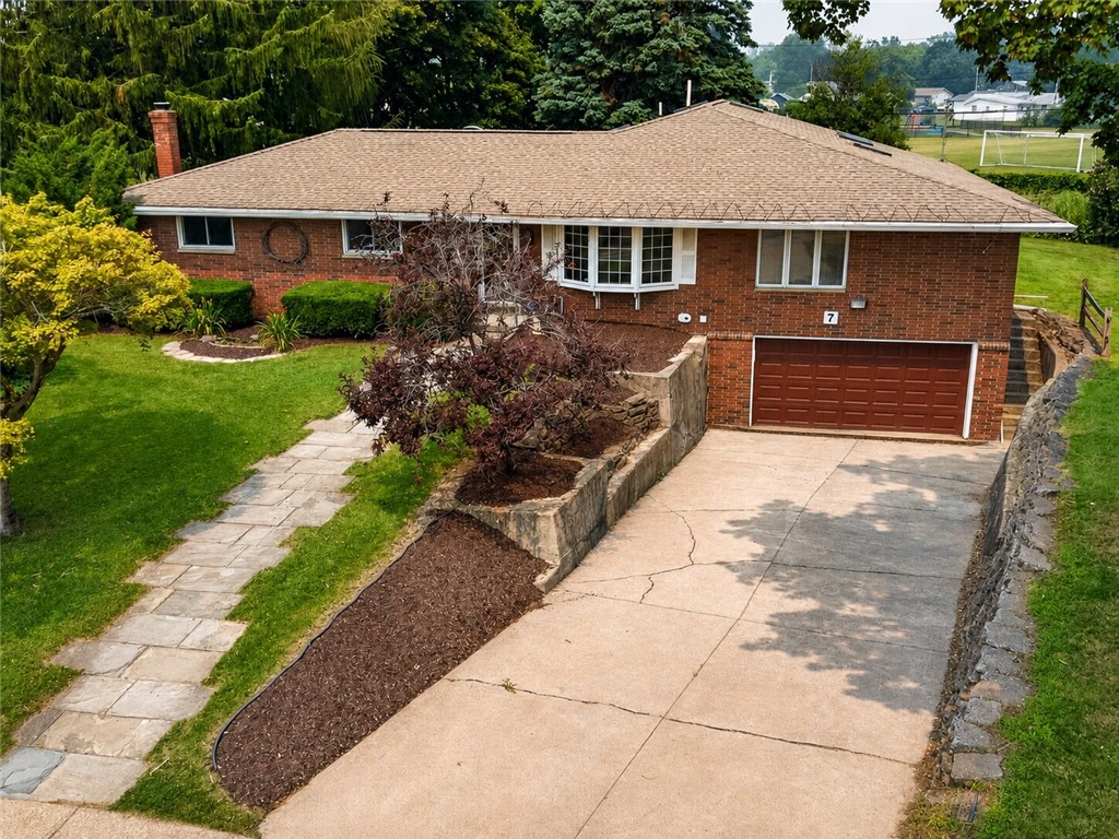 7 Frandee Lane