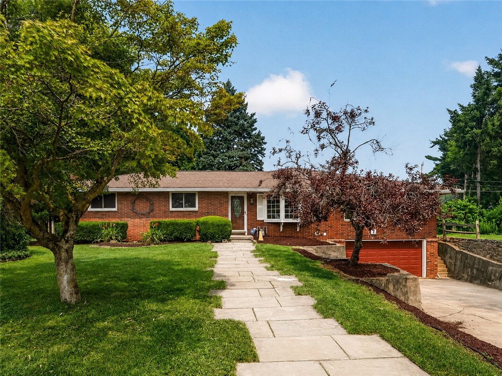 7 Frandee Lane