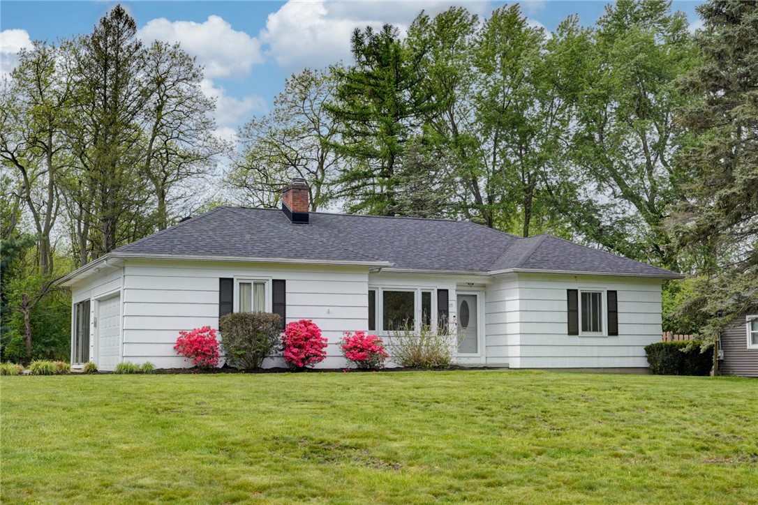 15 Lochnavar Parkway