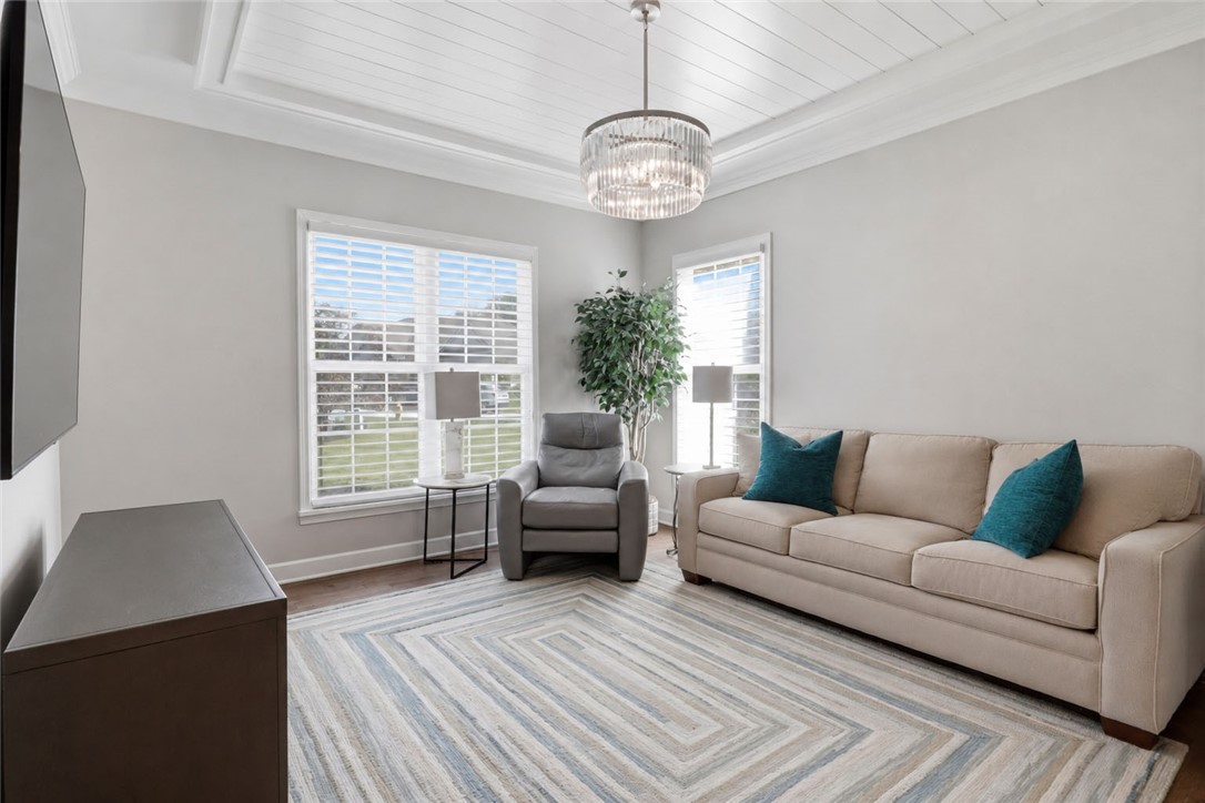1077 Chapelhill Drive