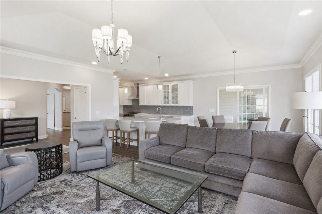 1077 Chapelhill Drive
