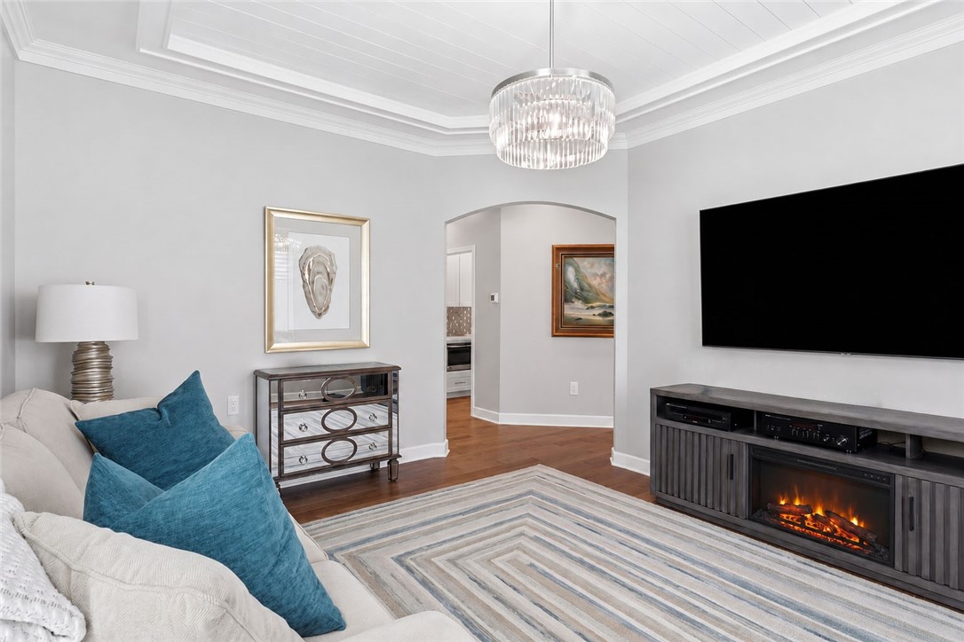 1077 Chapelhill Drive