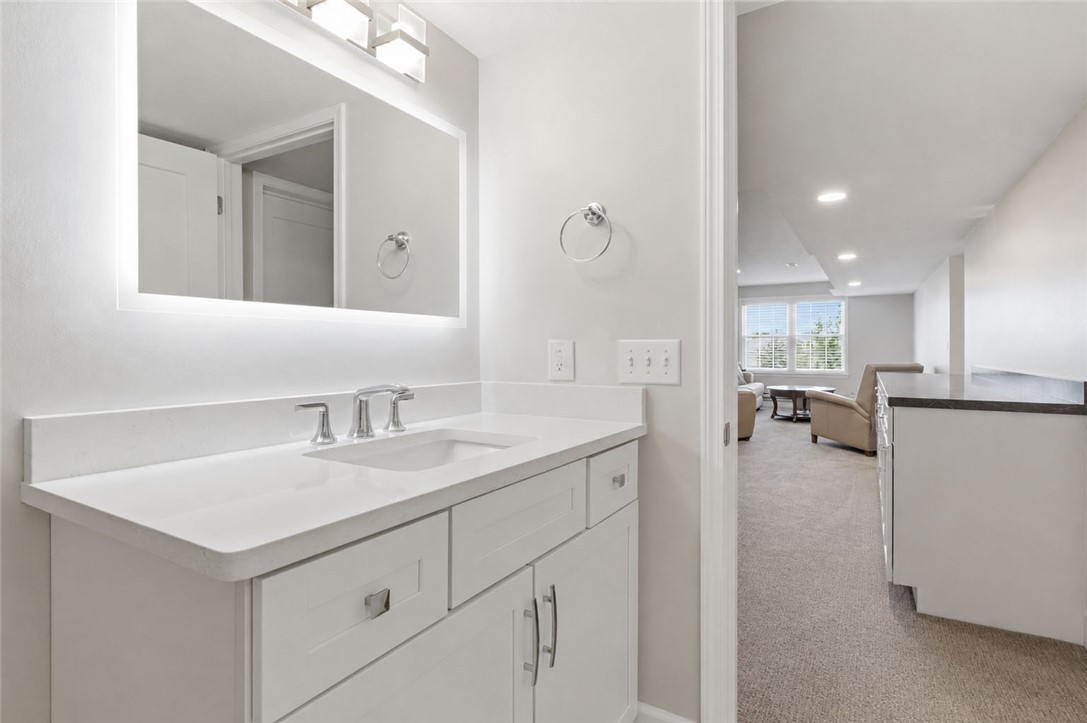 1077 Chapelhill Drive