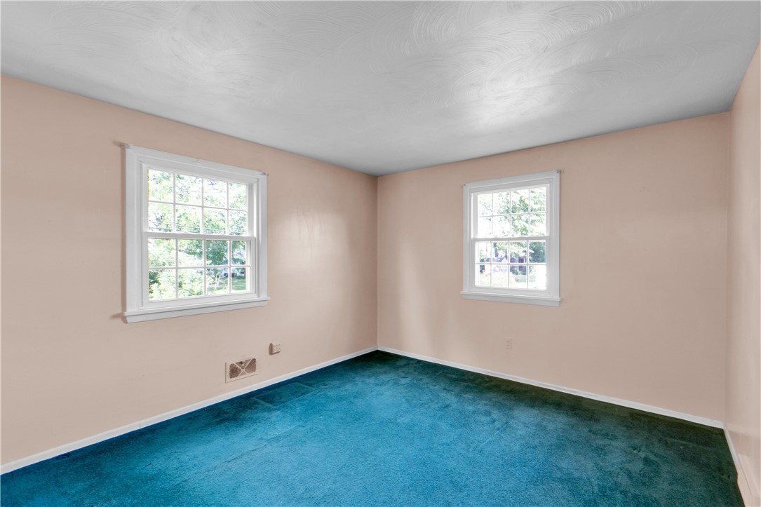 32 Ridgelea Court