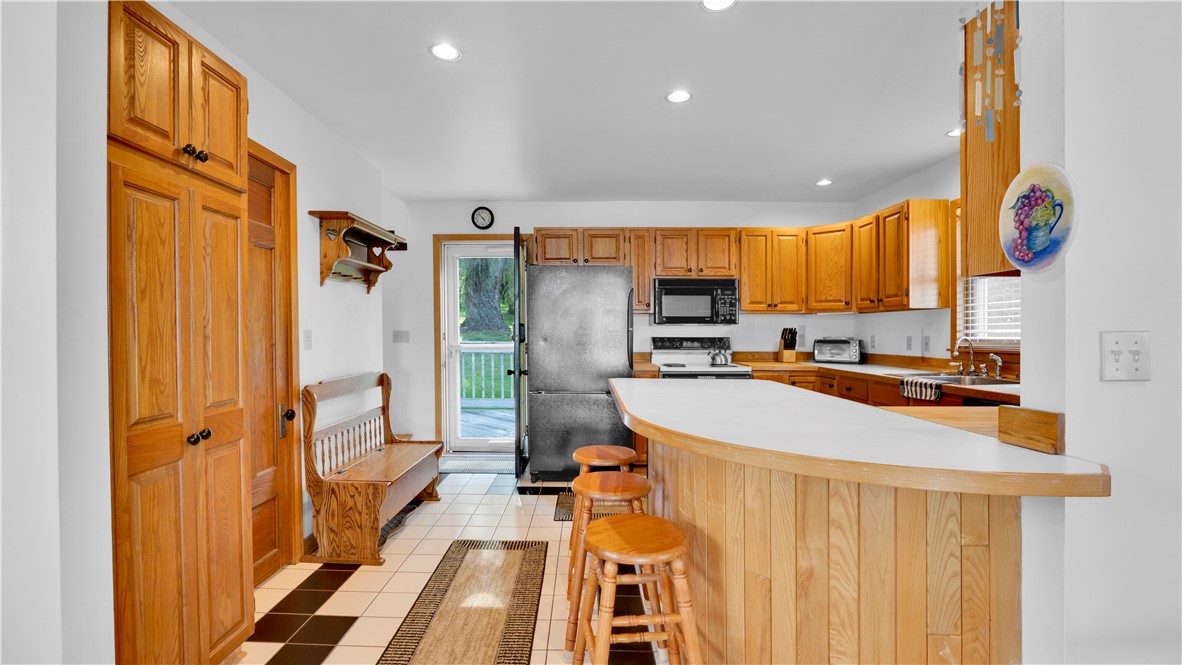 2788 Lower Lake Road