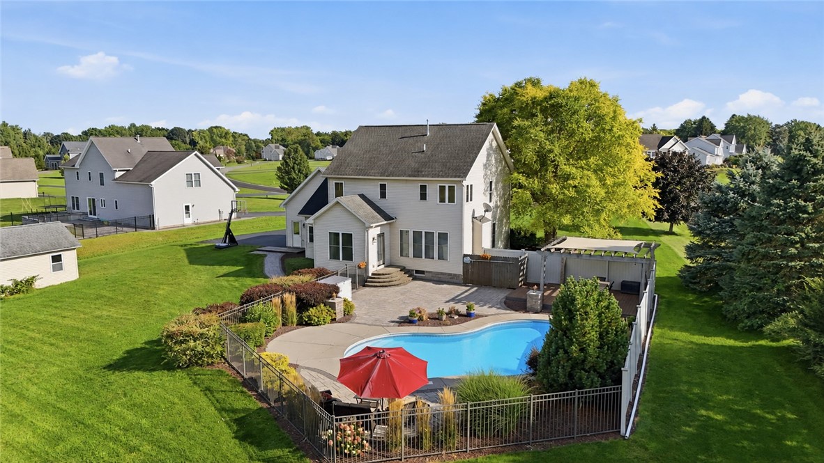 18 King Fisher Drive
