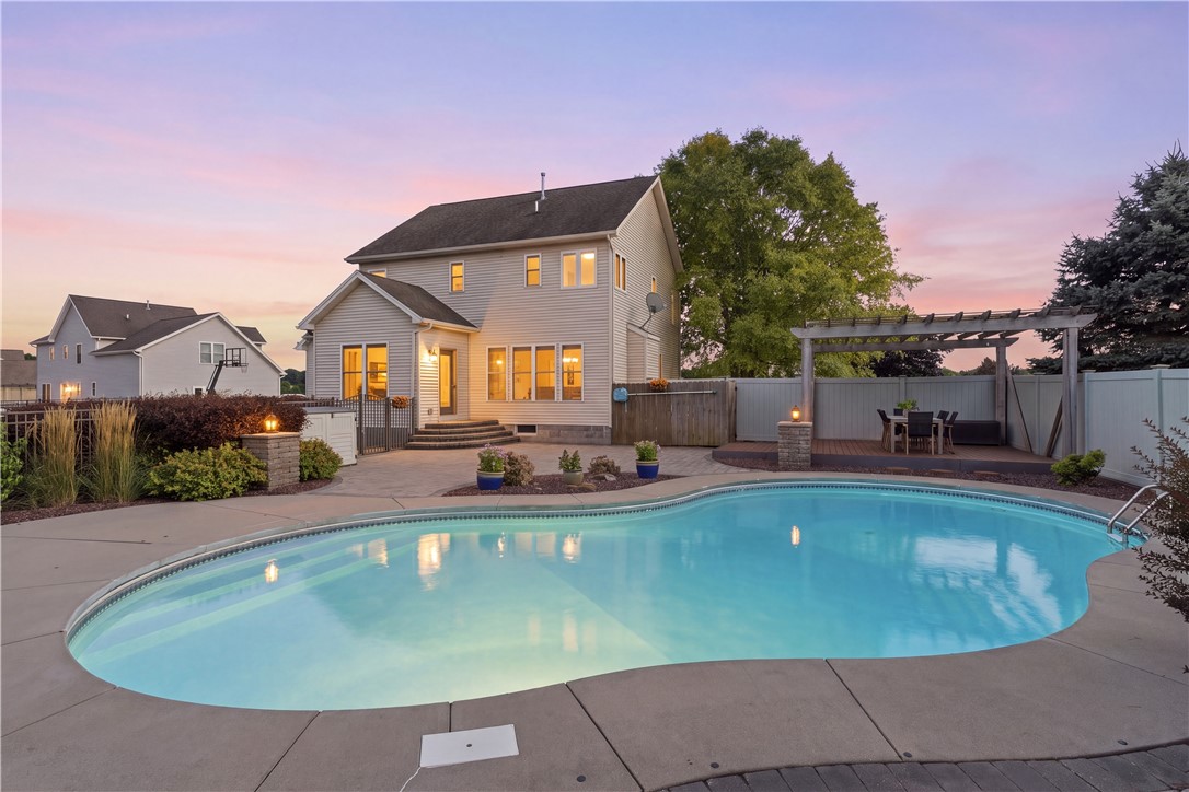 18 King Fisher Drive