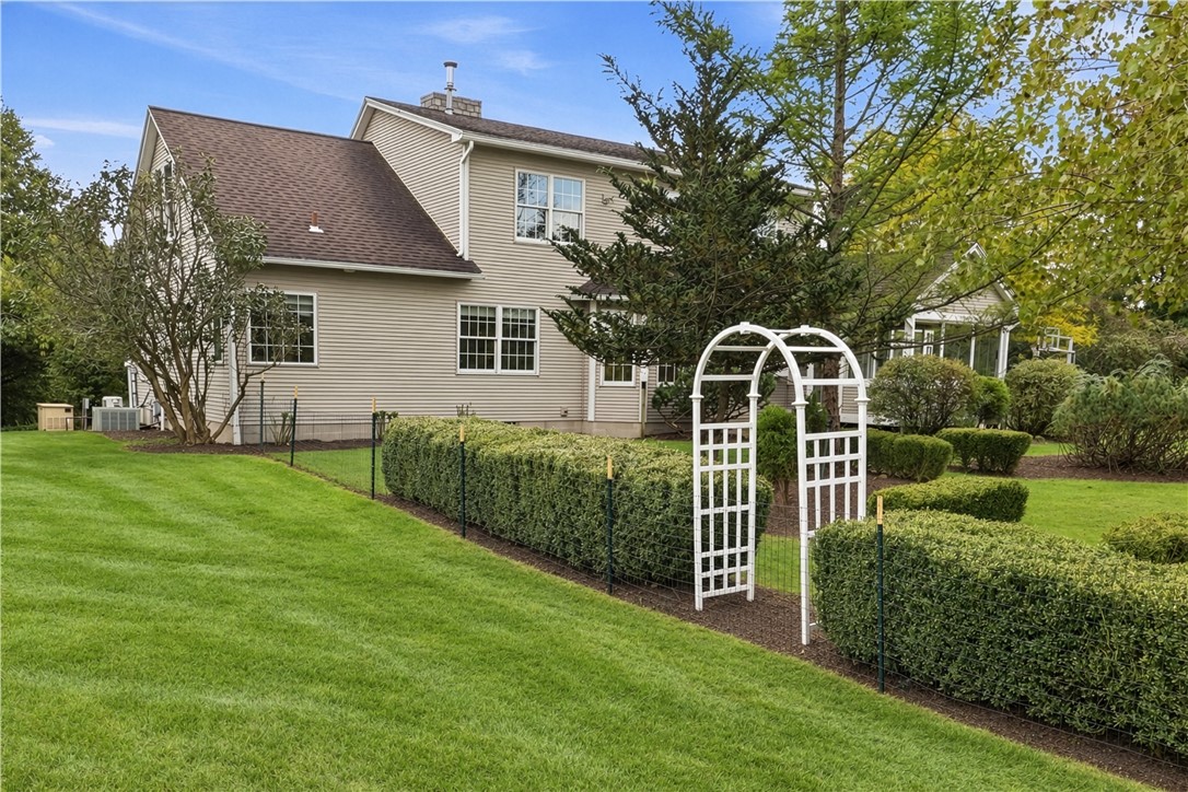 26 Mandalay Ridge