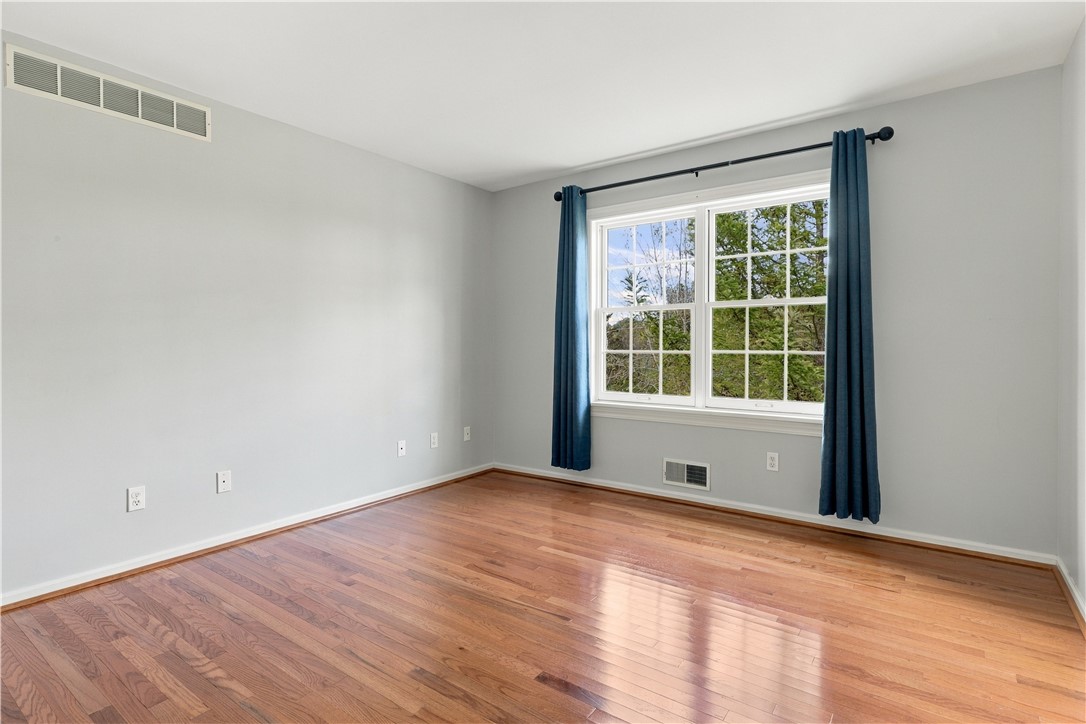 26 Mandalay Ridge