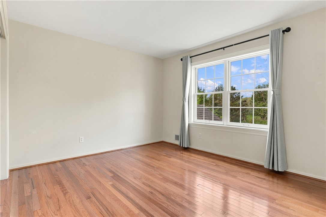 26 Mandalay Ridge