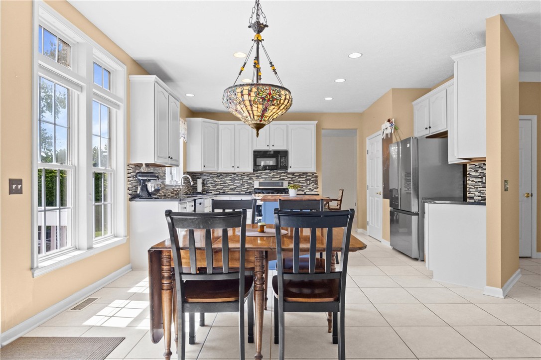 23 Dickinson Crossing