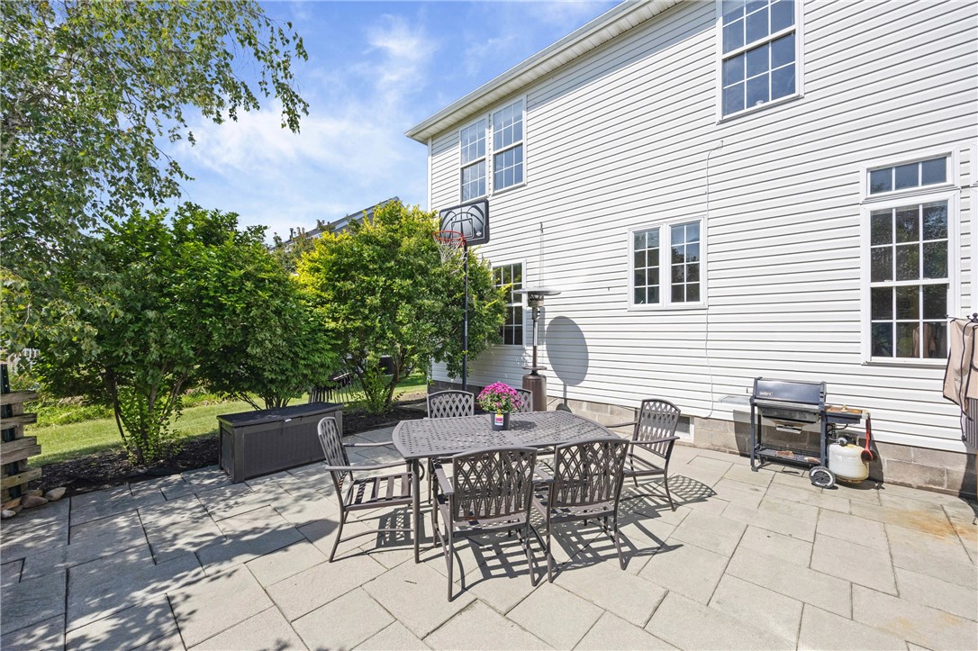 23 Dickinson Crossing